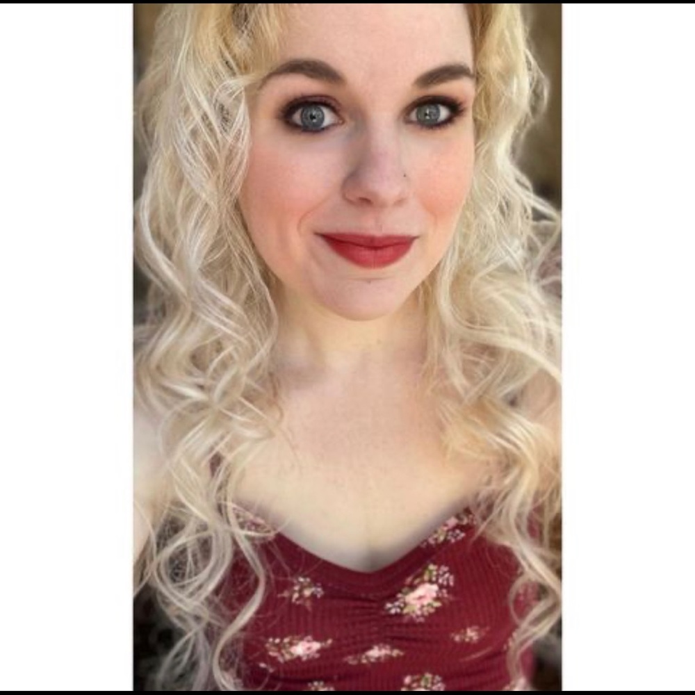 Meet your Posher, Carrie